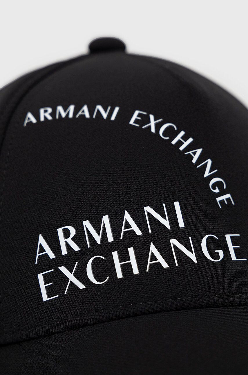 Armani Exchange Čepice černá barva s potiskem - Pepit.cz