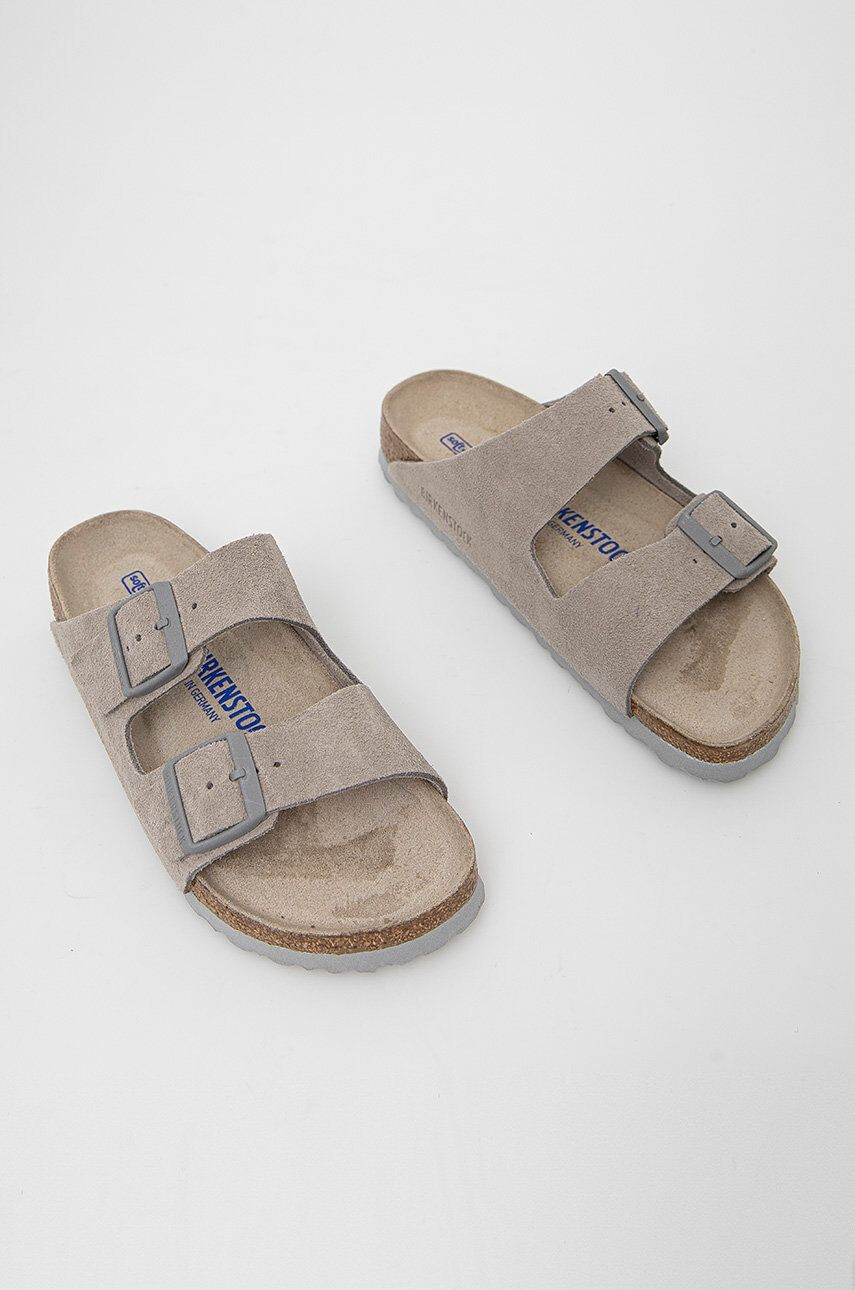 Birkenstock Semišové pantofle Arizona pánské zelená barva 1025657 - Pepit.cz