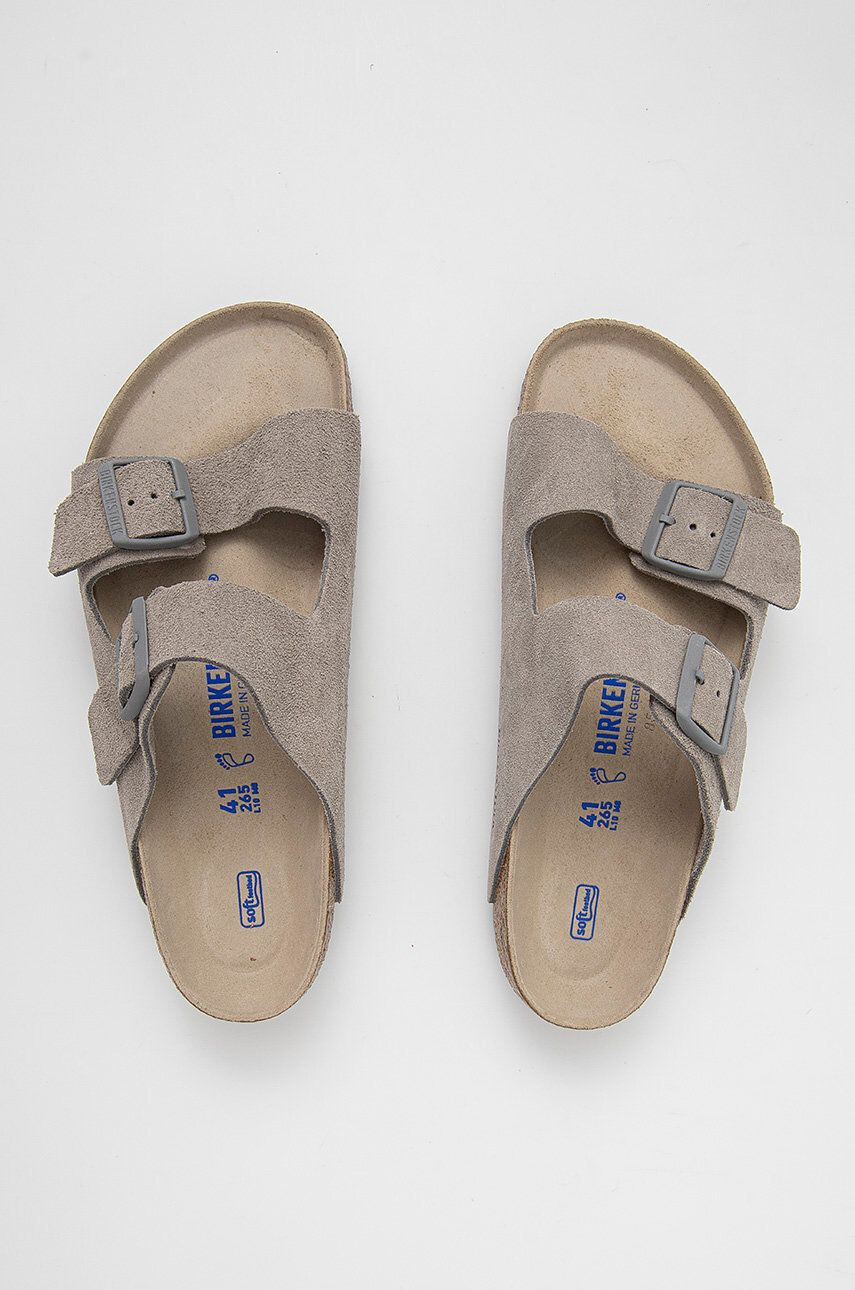 Birkenstock Semišové pantofle šedá barva - Pepit.cz