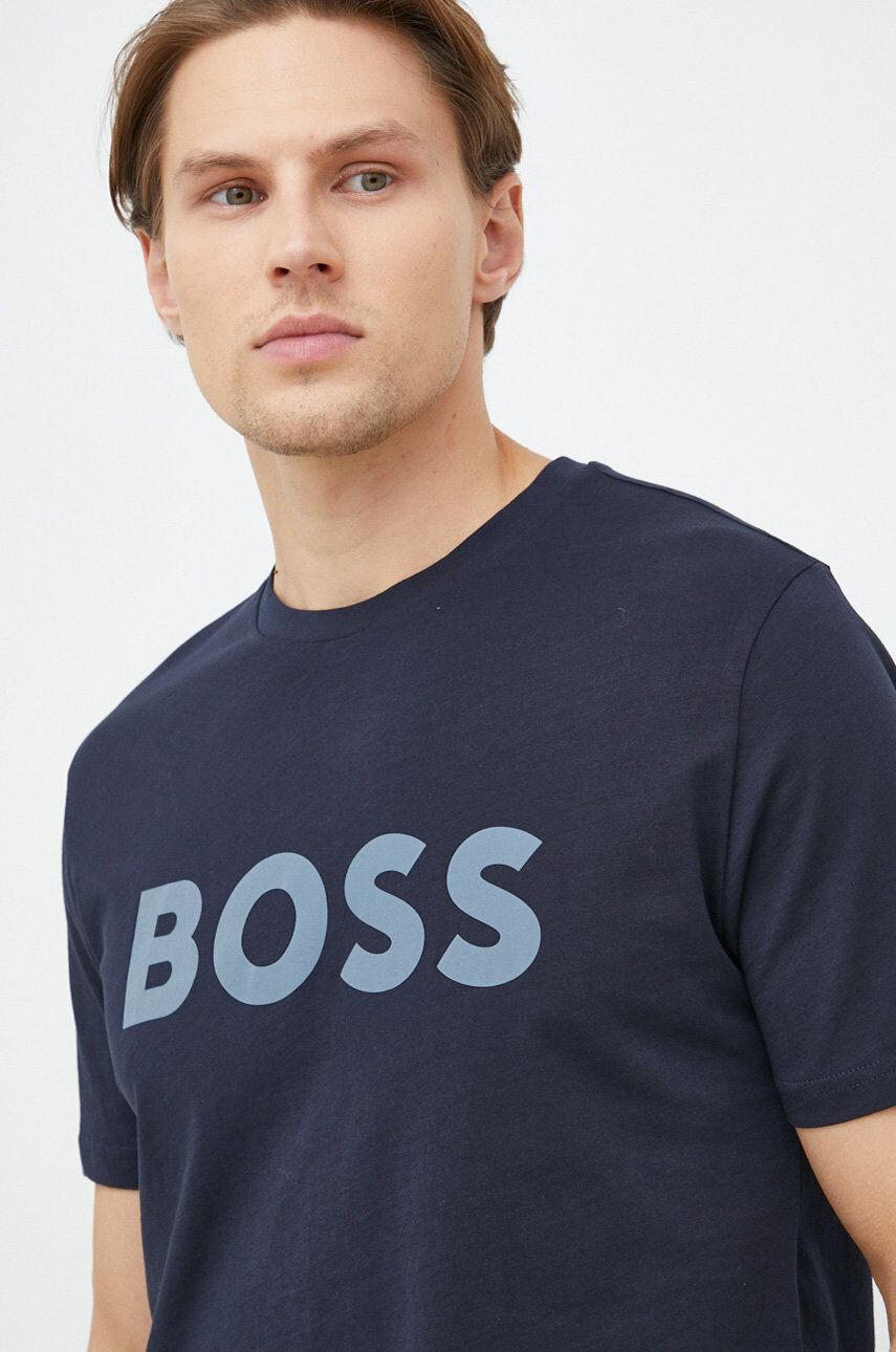 Boss Orange Bavlněné tričko BOSS BOSS CASUAL tmavomodrá barva s potiskem - Pepit.cz