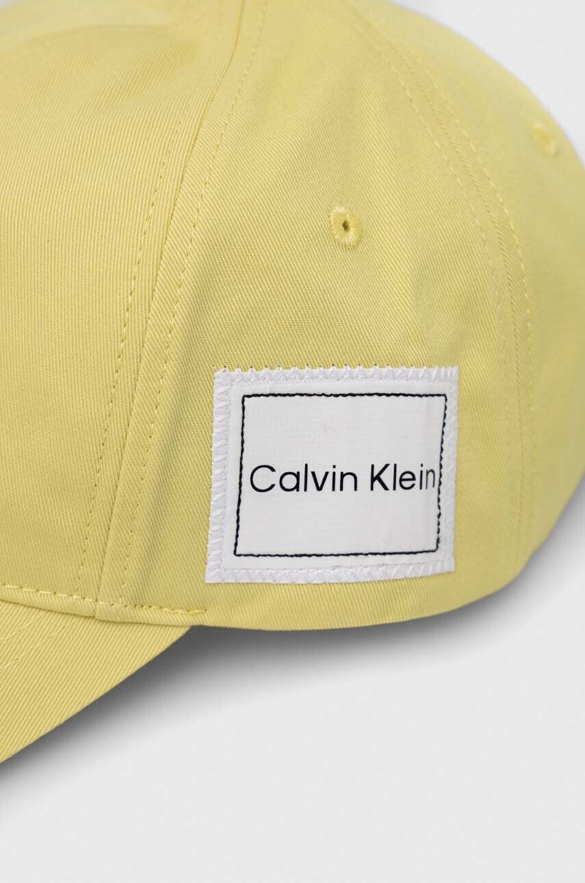 Calvin Klein Bavlněná baseballová čepice žlutá barva s aplikací - Pepit.cz