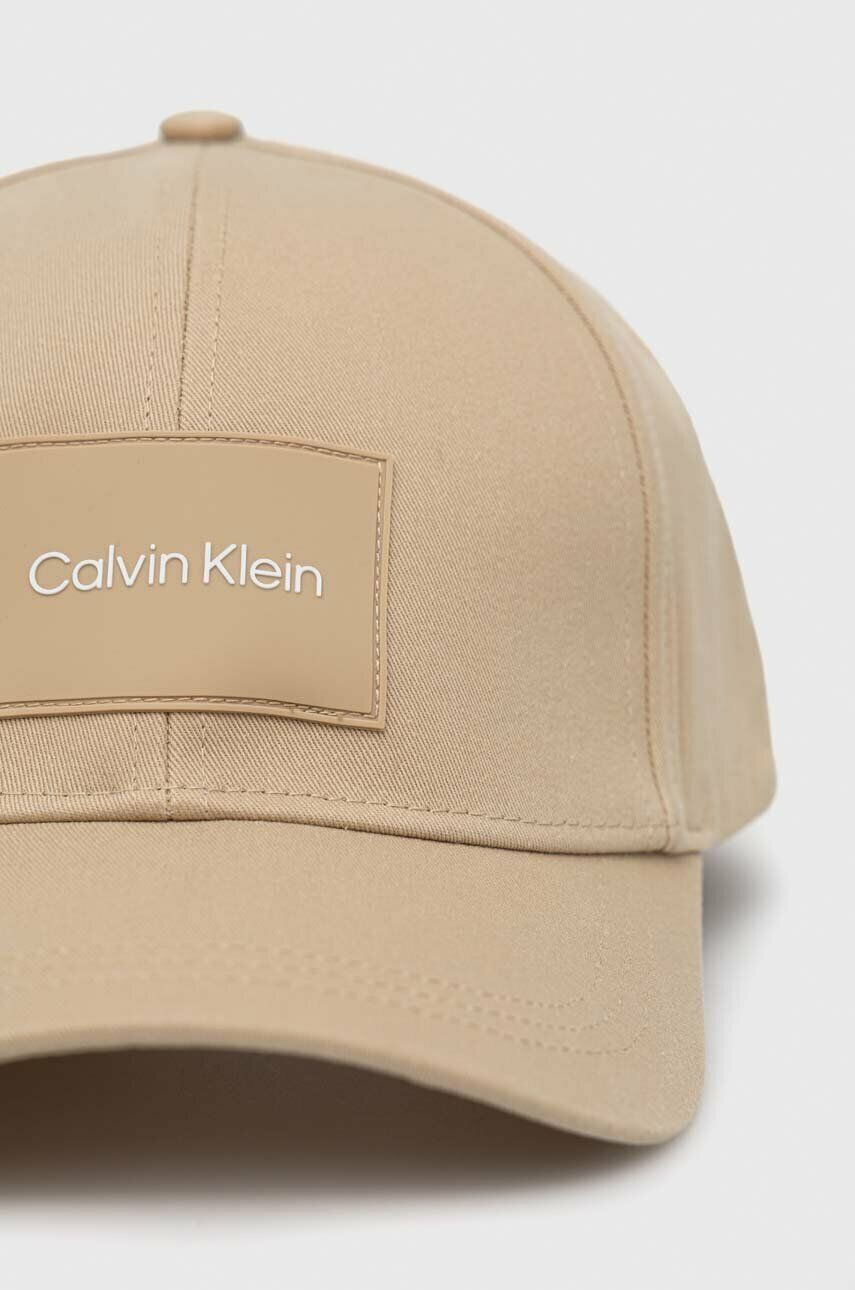 Calvin Klein Bavlněná baseballová čepice béžová barva s aplikací - Pepit.cz