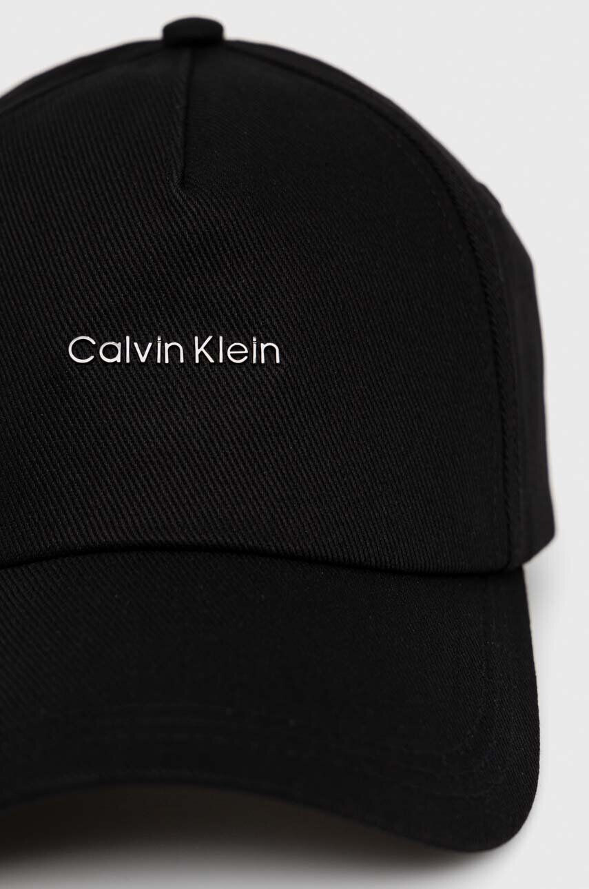 Calvin Klein Bavlněná baseballová čepice černá barva s aplikací - Pepit.cz