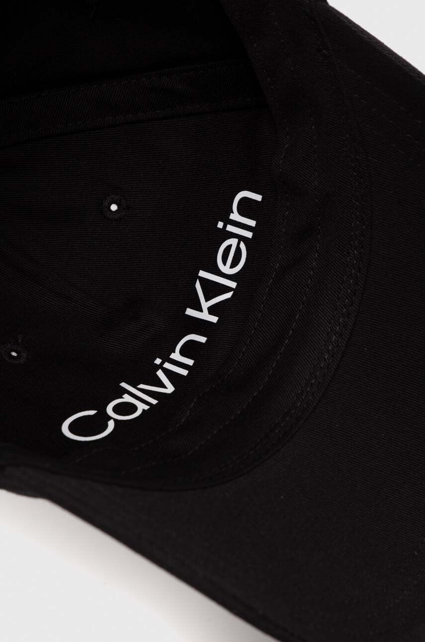 Calvin Klein Bavlněná baseballová čepice černá barva s aplikací - Pepit.cz