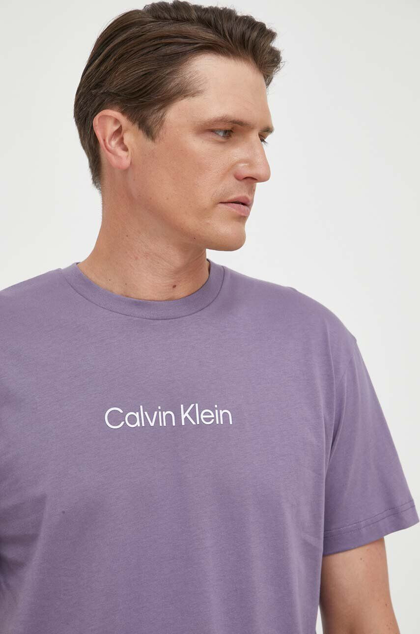 Calvin Klein Bavlněné tričko fialová barva - Pepit.cz