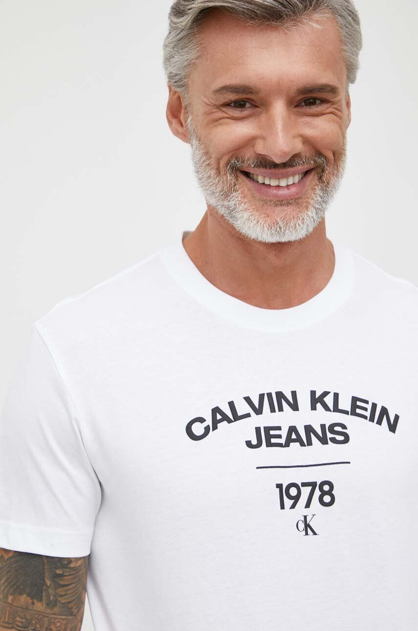 Calvin Klein Jeans Košile fialová barva relaxed s klasickým límcem - Pepit.cz