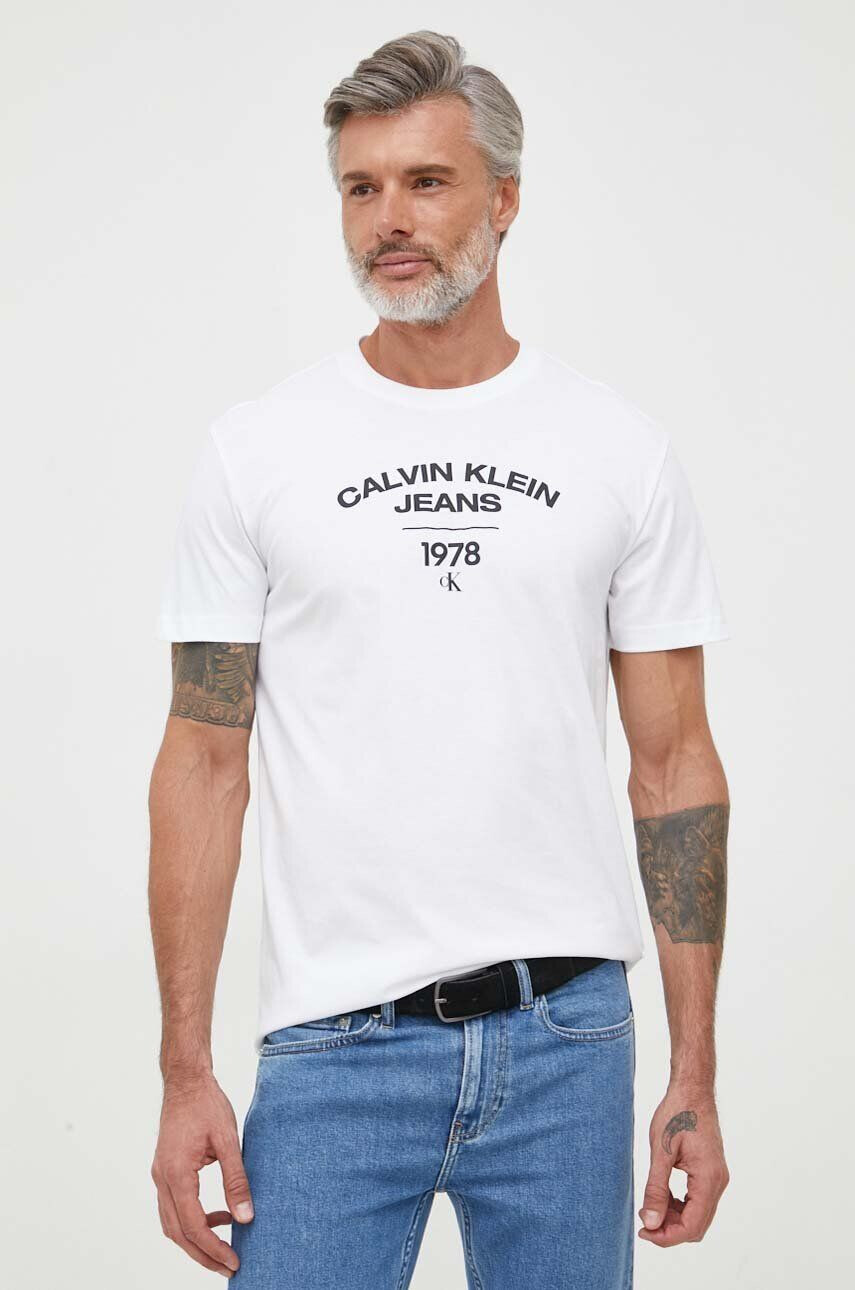 Calvin Klein Jeans Košile fialová barva relaxed s klasickým límcem - Pepit.cz