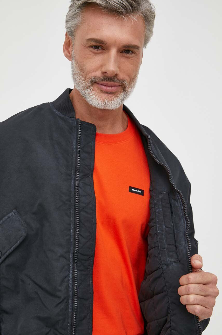 Calvin Klein Jeans Bomber bunda černá barva přechodná oversize - Pepit.cz