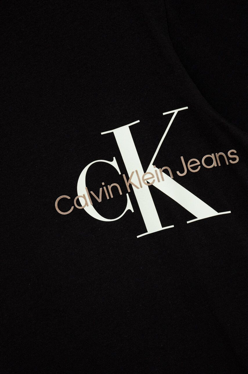 Calvin Klein Jeans Dětské bavlněné tričko černá barva s aplikací - Pepit.cz