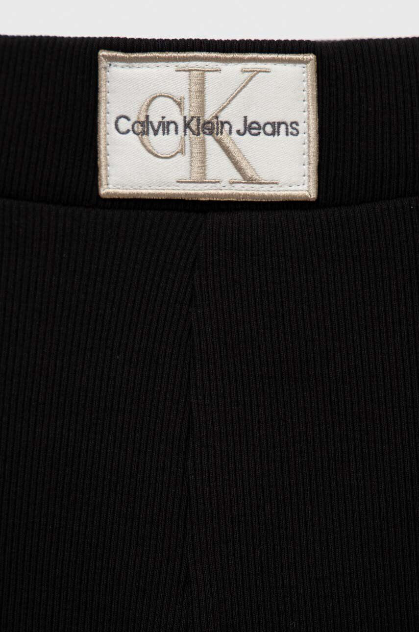 Calvin Klein Jeans Dětské legíny černá barva s aplikací - Pepit.cz