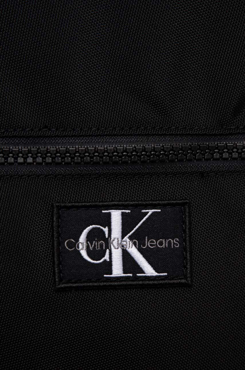 Calvin Klein Jeans Dětský batoh černá barva velký s aplikací - Pepit.cz