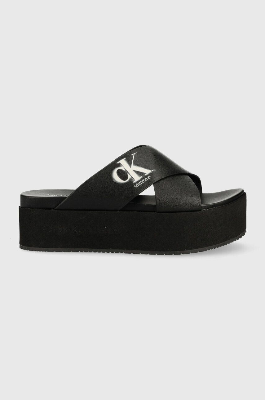 Calvin Klein Jeans Kožené pantofle FLATFORM CRISSX OVERSIZED BRAND dámské černá barva na platformě YW0YW00964 - Pepit.cz