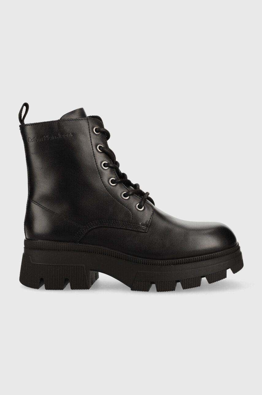 Calvin Klein Jeans Kožené workery Chunky Combat Laceup Boot dámské černá barva na plochém podpatku - Pepit.cz