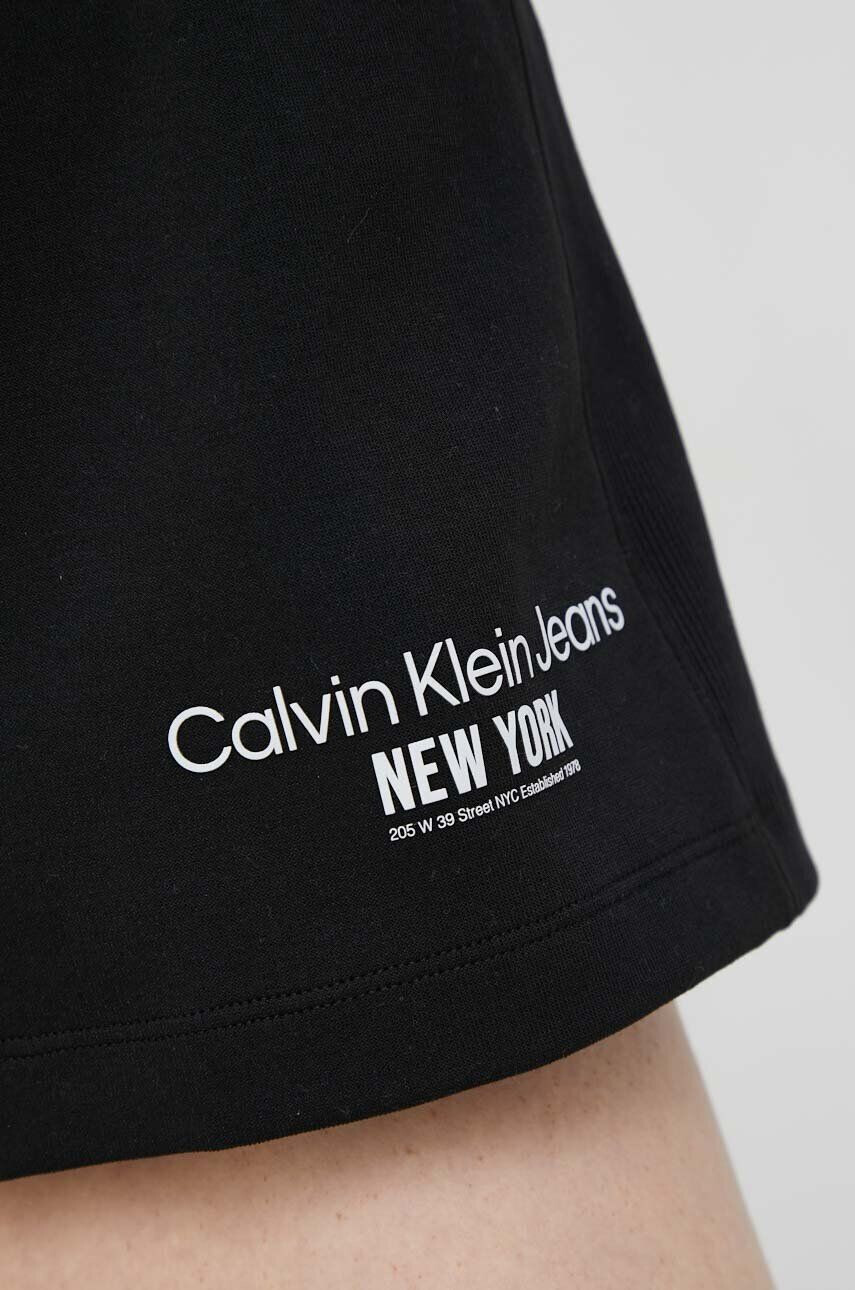 Calvin Klein Jeans Kraťasy dámské černá barva s aplikací high waist - Pepit.cz