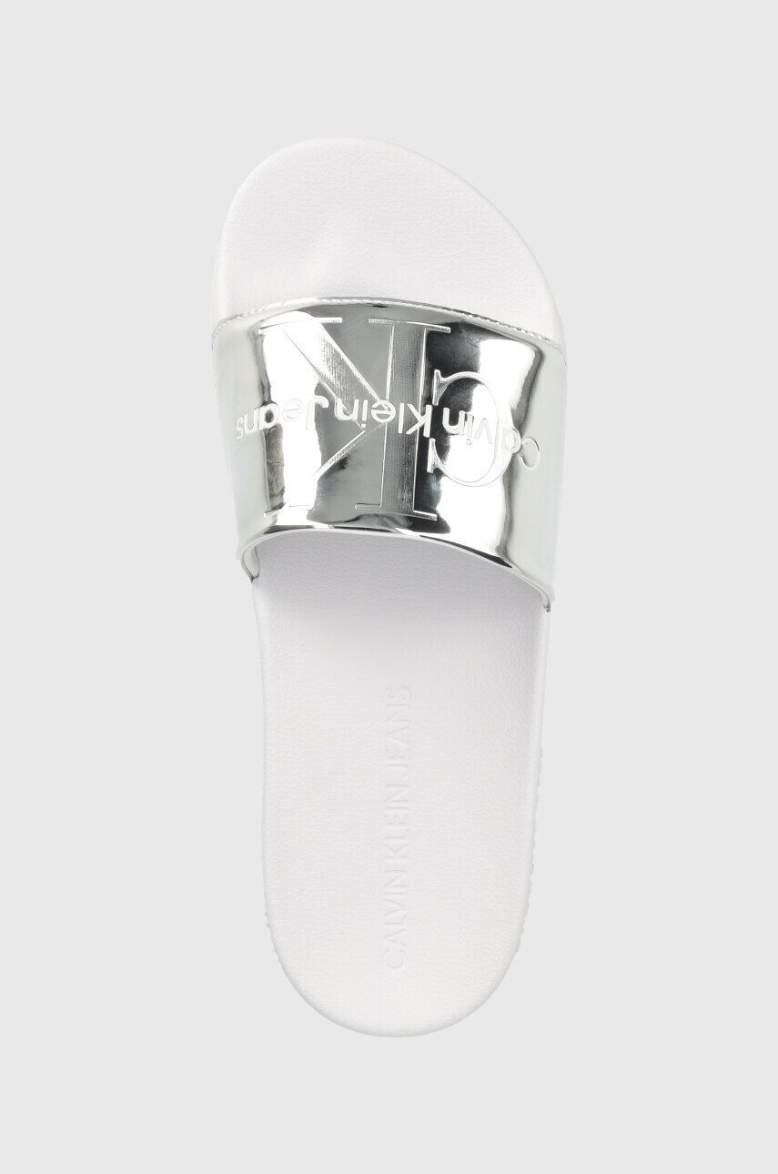 Calvin Klein Jeans Pantofle SLIDE METALLIC MONOLOGO - Pepit.cz