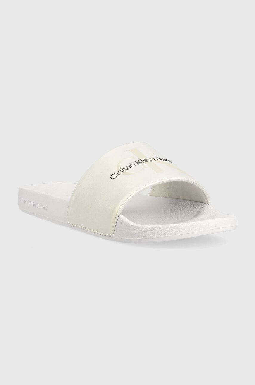 Calvin Klein Jeans Pantofle SLIDE NY PEARL dámské bílá barva YW0YW01243 - Pepit.cz