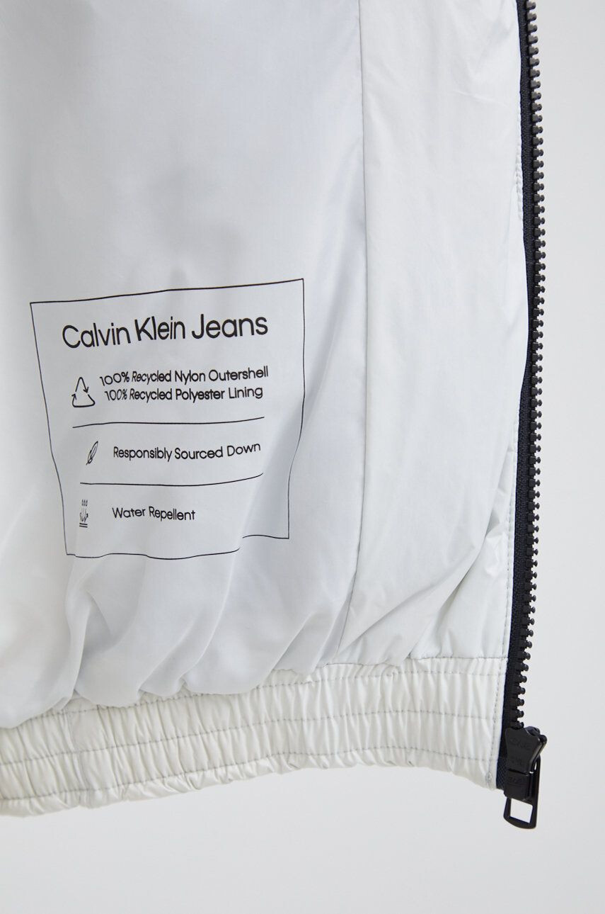 Calvin Klein Jeans Péřová vesta šedá barva - Pepit.cz