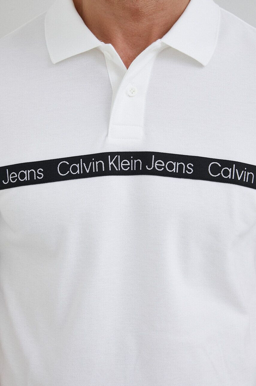 Calvin Klein Jeans Polo tričko bílá barva s aplikací - Pepit.cz