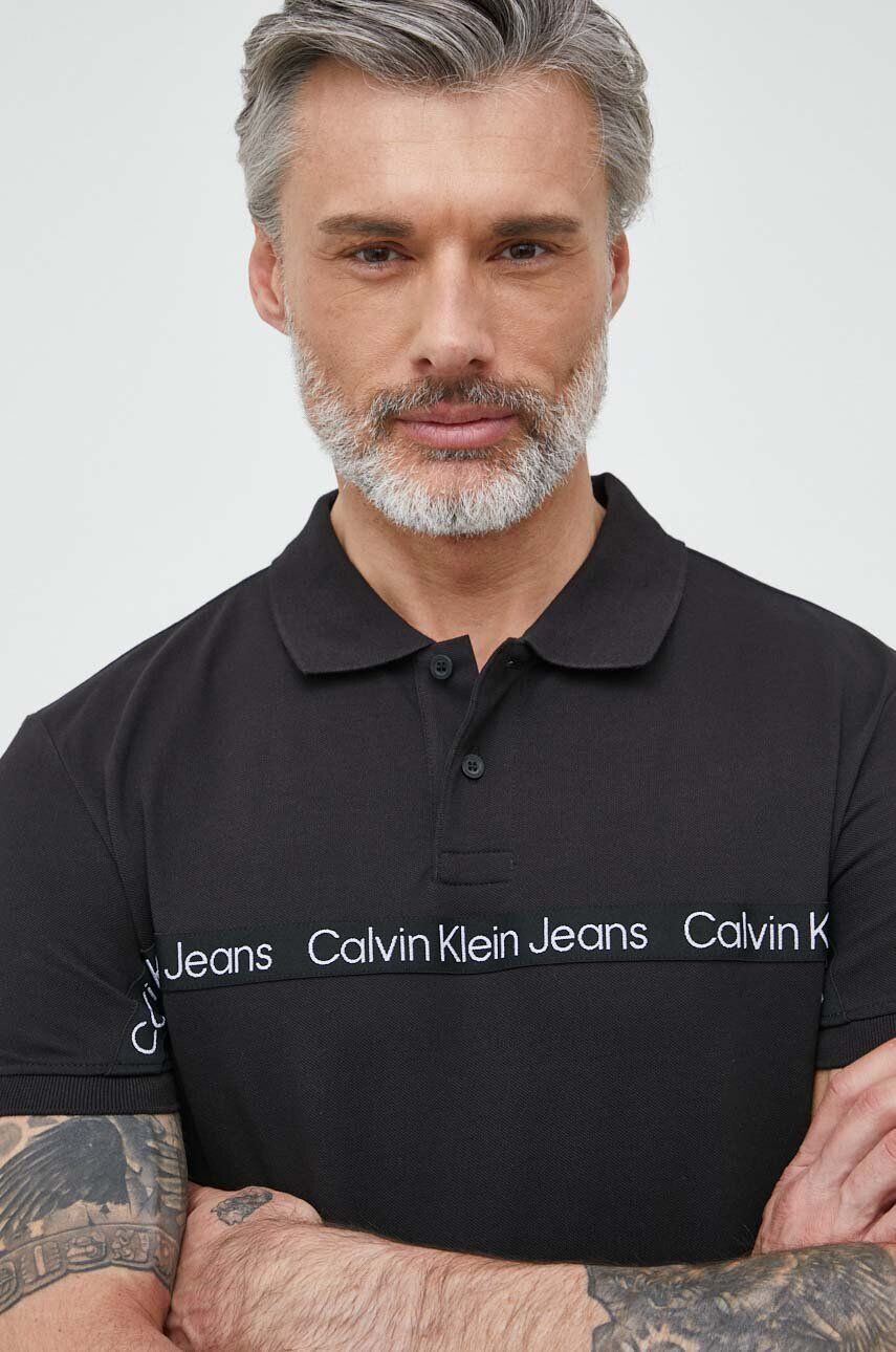 Calvin Klein Jeans Polo tričko černá barva s aplikací - Pepit.cz