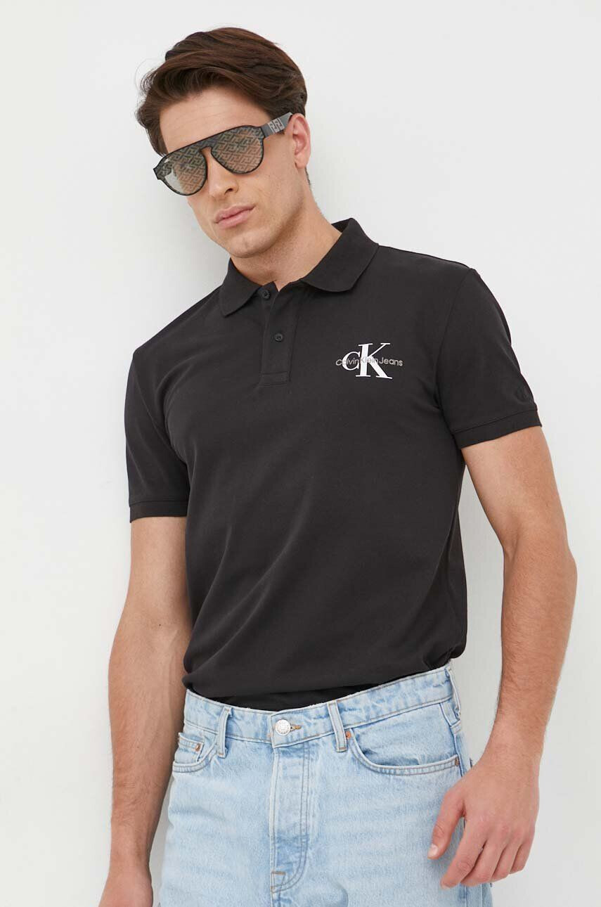 Calvin Klein Jeans Polo tričko černá barva s potiskem - Pepit.cz