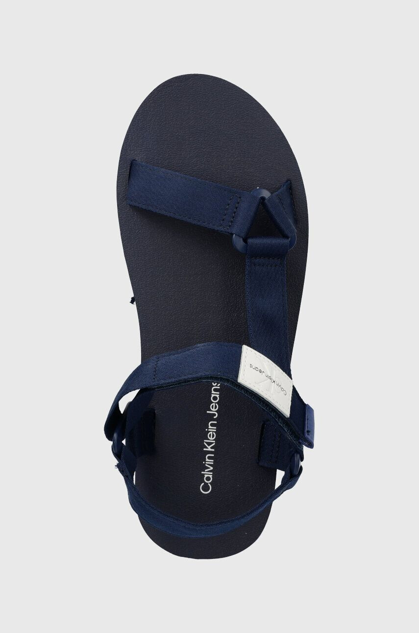 Calvin Klein Jeans Sandály PREFRESATO WEBBING BADGE STORY pánské tmavomodrá barva YM0YM00639 - Pepit.cz