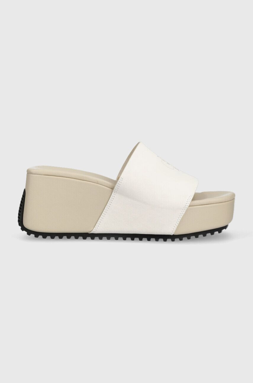 Calvin Klein Jeans Semišové pantofle WEDGE BLOCK SANDAL SU CON dámské zelená barva na klínku YW0YW01015 - Pepit.cz