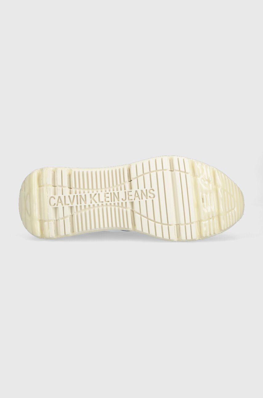 Calvin Klein Jeans Sneakers boty CHUNKY RUN LOW LACEU bílá barva YW0YW01049 - Pepit.cz