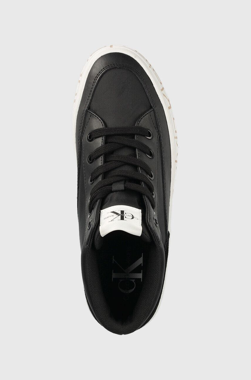 Calvin Klein Jeans Sneakers boty Yw0yw00865 Vulc Flatf Mid Wrap Around Logo černá barva - Pepit.cz