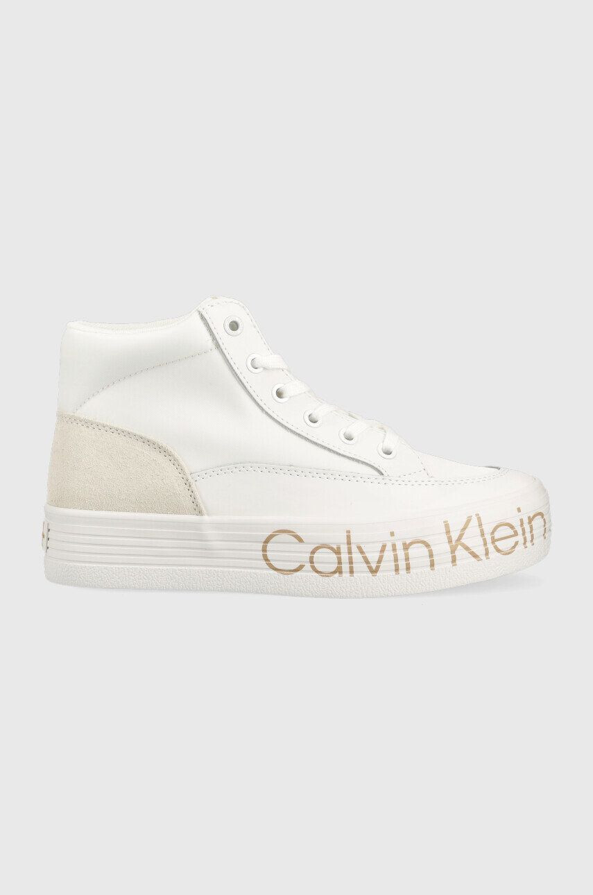 Calvin Klein Jeans Sneakers boty Yw0yw00865 Vulc Flatf Mid Wrap Around Logo bílá barva - Pepit.cz