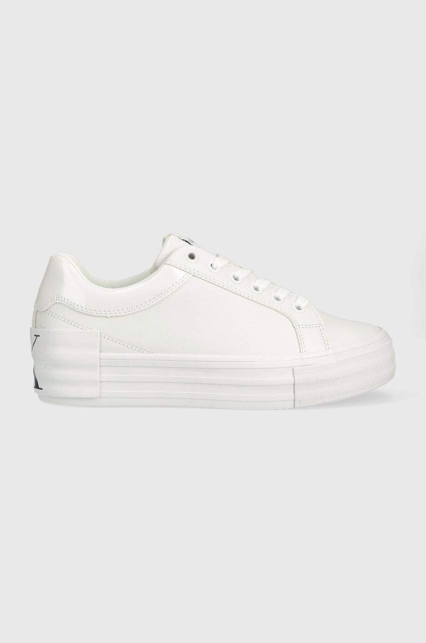 Calvin Klein Jeans Sneakers boty YW0YW00867 VULC FLATFORM BOLD LTH-GLOSSY bílá barva - Pepit.cz