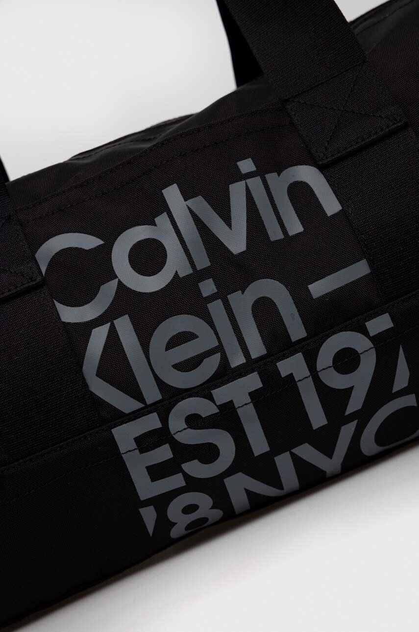 Calvin Klein Jeans Taška černá barva - Pepit.cz