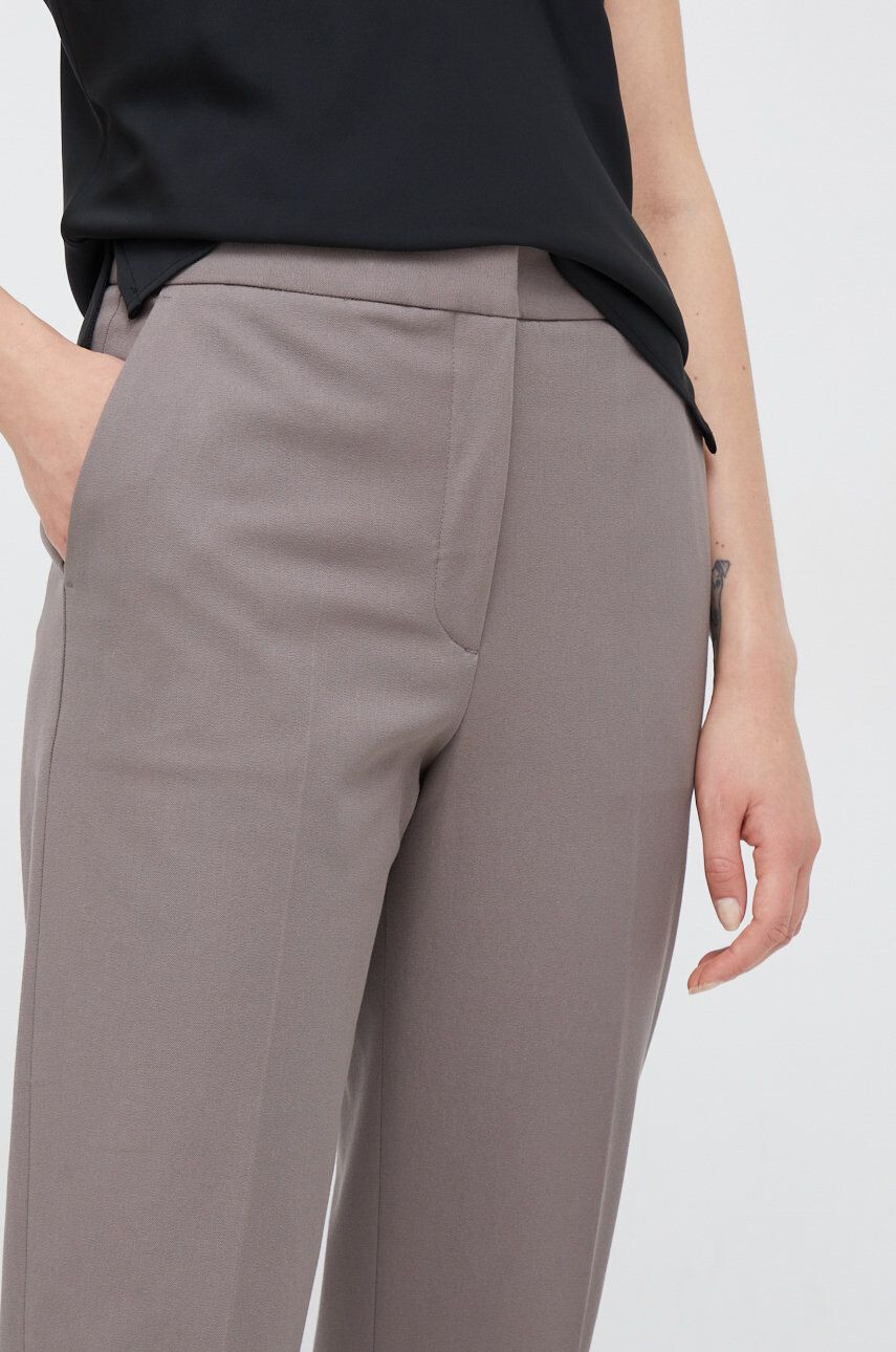 Calvin Klein Kalhoty dámské fialová barva fason cargo medium waist - Pepit.cz