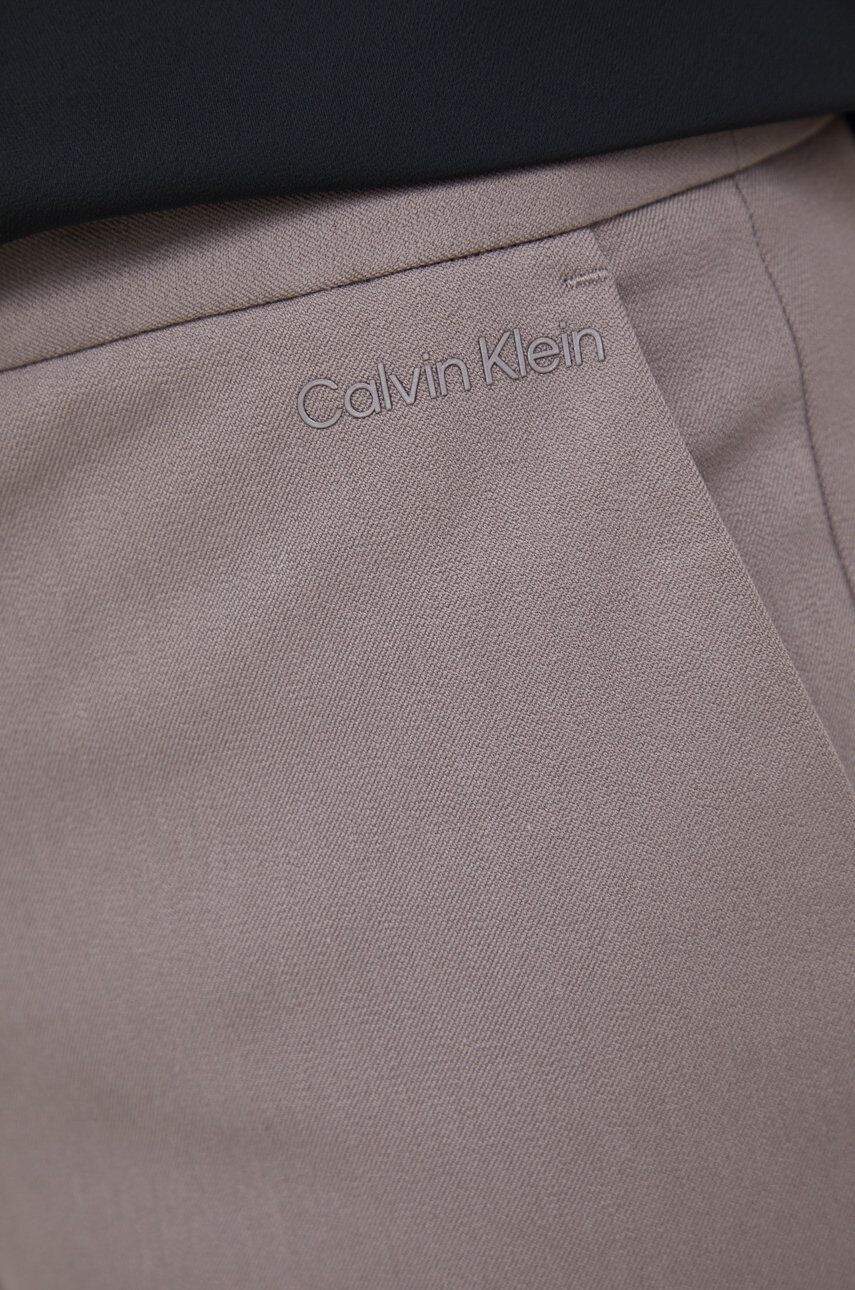 Calvin Klein Kalhoty dámské fialová barva fason cargo medium waist - Pepit.cz