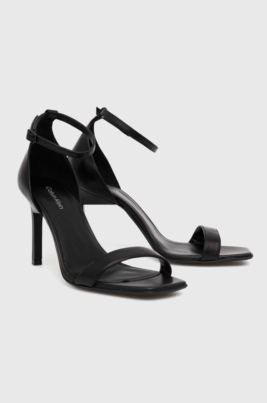 Calvin Klein Kožené sandály GEO STILETTO SANDAL černá barva HW0HW01610 - Pepit.cz