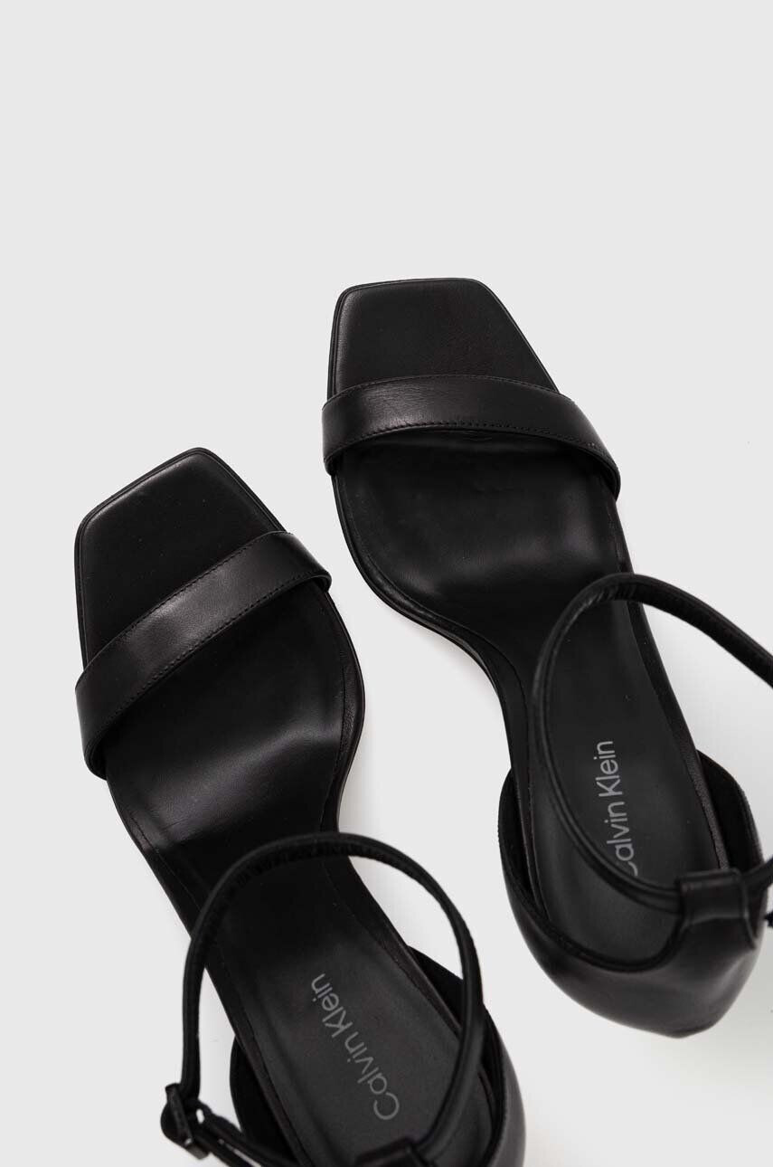 Calvin Klein Kožené sandály GEO STILETTO SANDAL černá barva HW0HW01610 - Pepit.cz