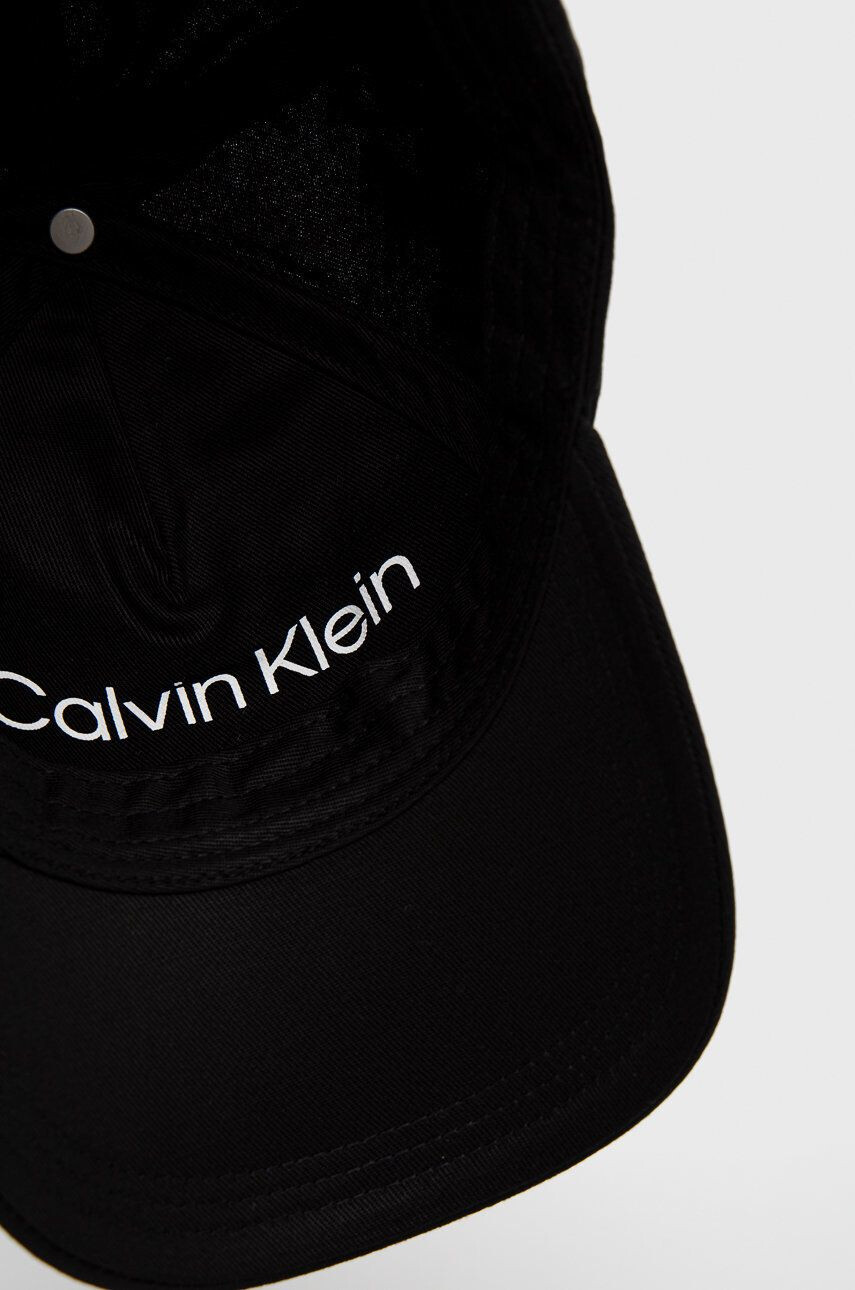 Calvin Klein Čepice černá barva s aplikací - Pepit.cz