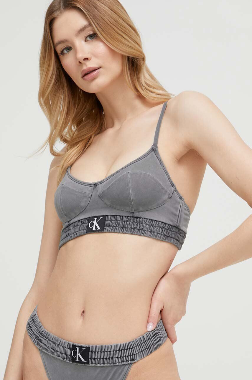 Calvin Klein Plavková podprsenka šedá barva mírně vyztužený košík - Pepit.cz