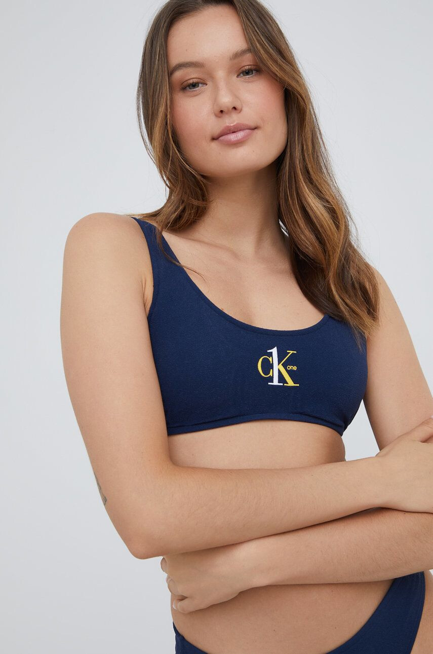 Calvin Klein Plavková podprsenka tmavomodrá barva mírně vyztužený košík - Pepit.cz