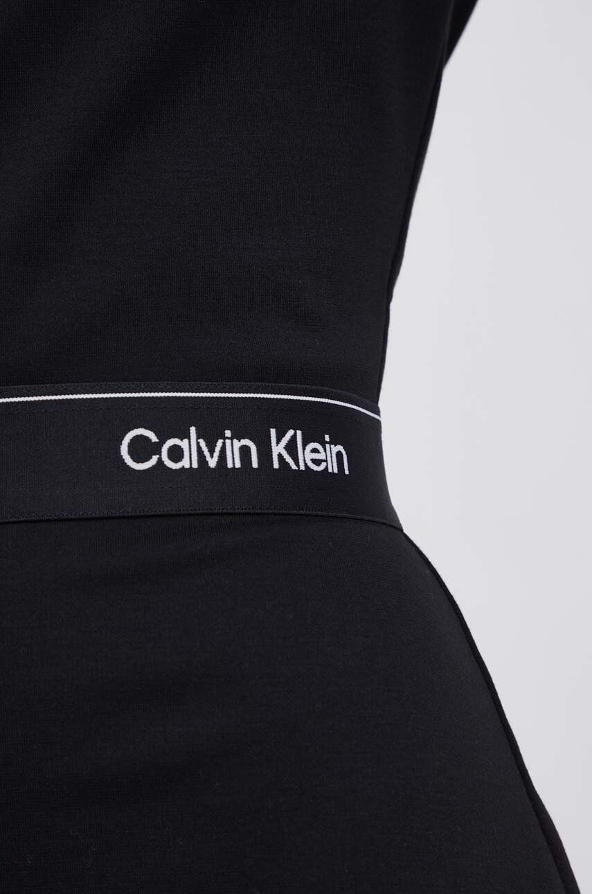 Calvin Klein Šaty černá barva mini áčkové - Pepit.cz