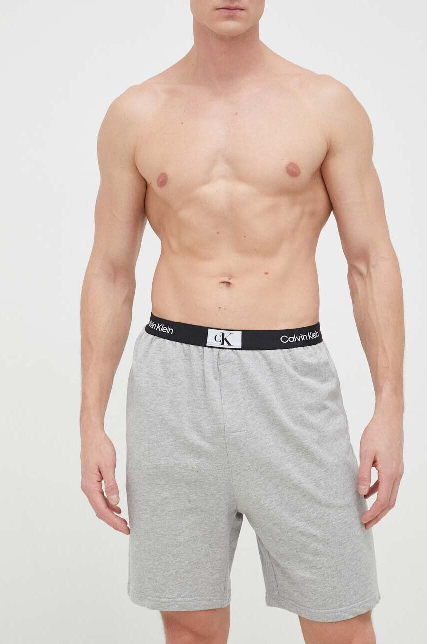 Calvin Klein Underwear Bavlněné pyžamové šortky šedá barva - Pepit.cz