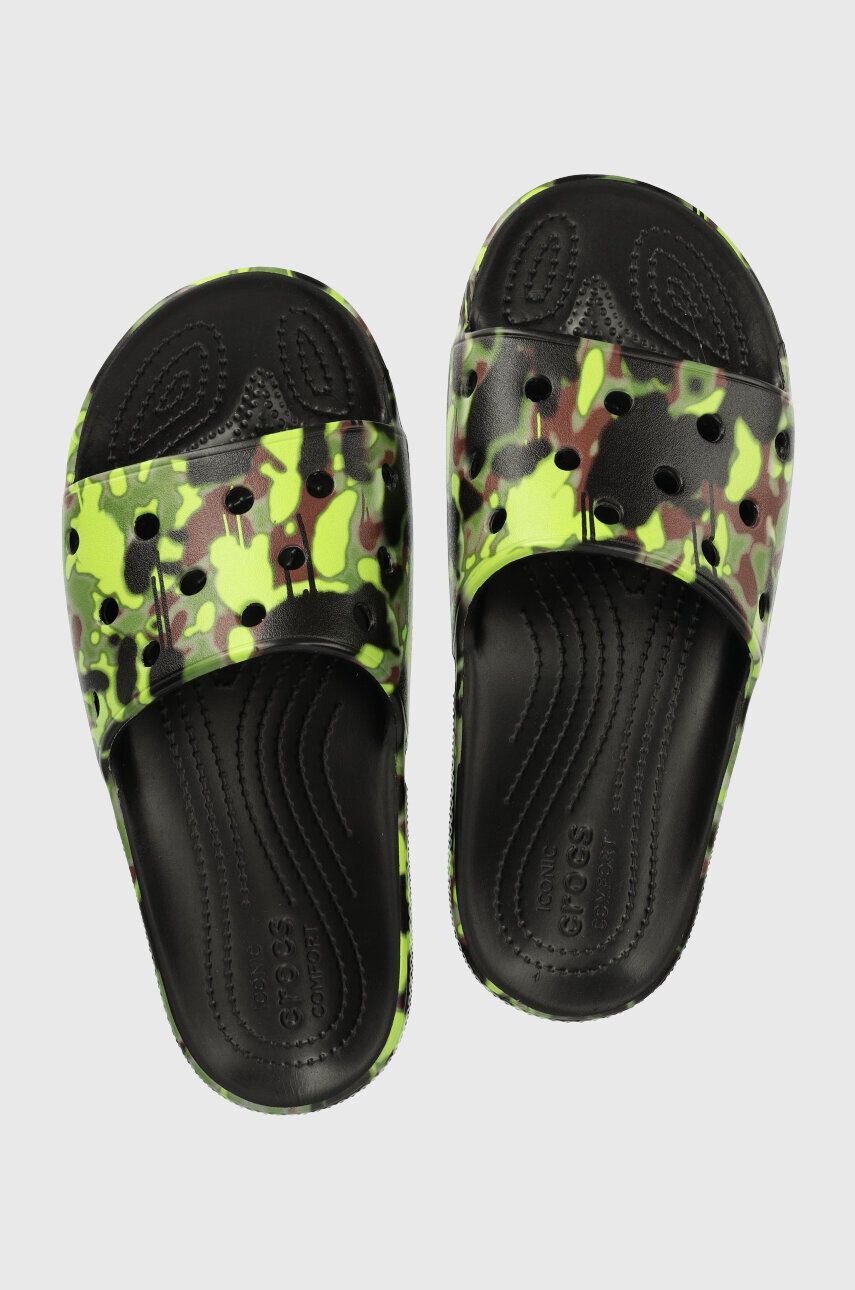 Crocs Pantofle Classic Spray Camo Slide pánské zelená barva 208252 - Pepit.cz