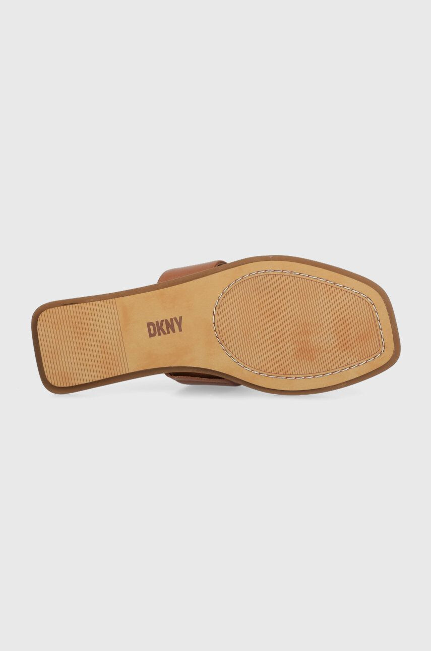 DKNY Kožené žabky DEJA dámské hnědá barva na plochém podpatku K4259021 - Pepit.cz