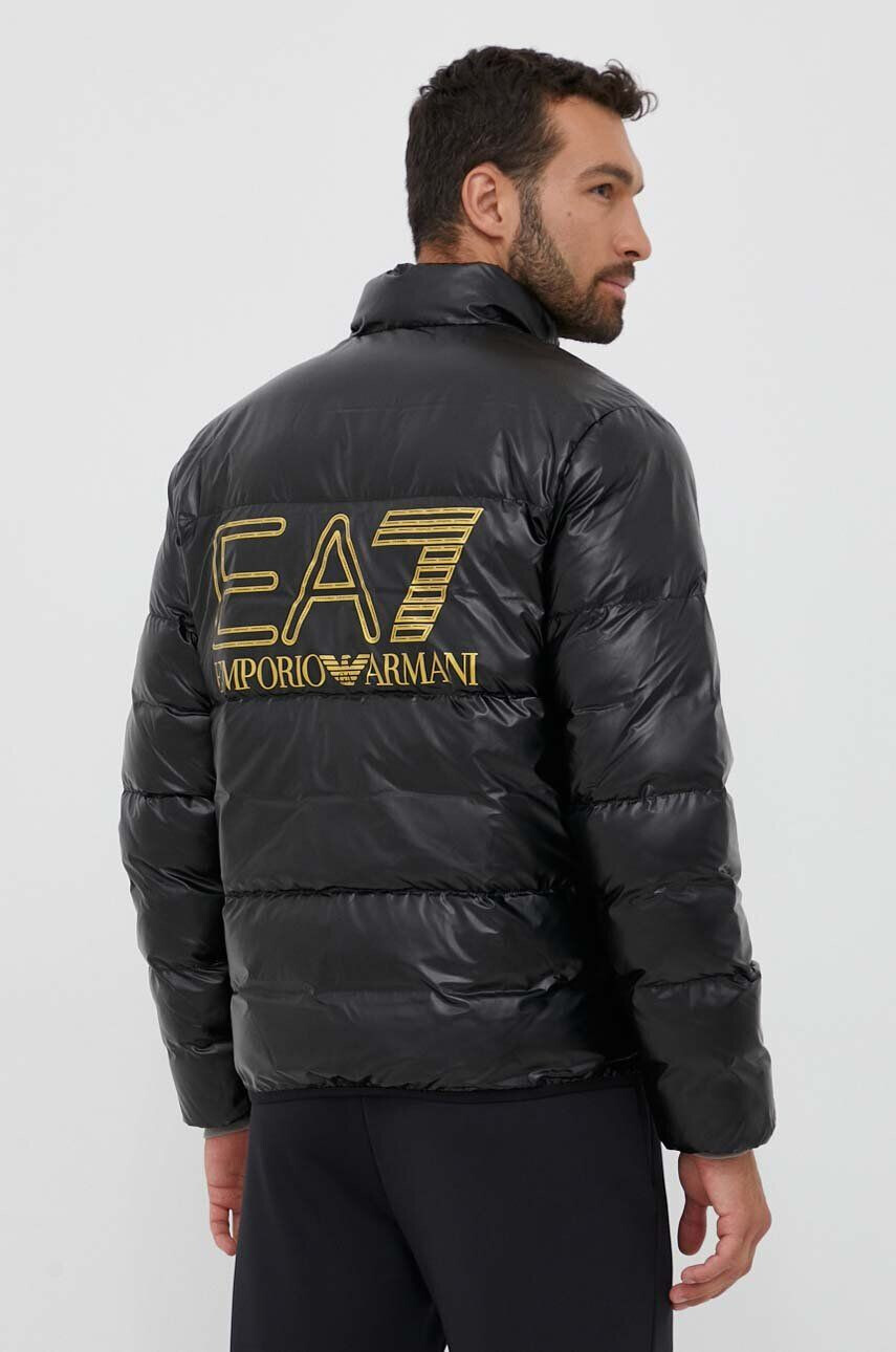 EA7 Emporio Armani Bunda pánská černá barva zimní - Pepit.cz