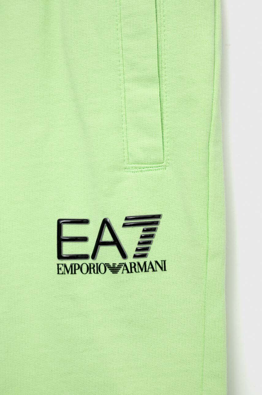 EA7 Emporio Armani Dětské bavlněné šortky zelená barva - Pepit.cz