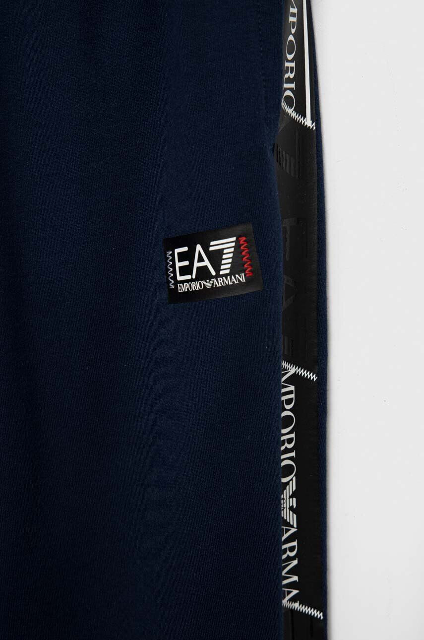 EA7 Emporio Armani Dětské bavlněné tepláky tmavomodrá barva s potiskem - Pepit.cz