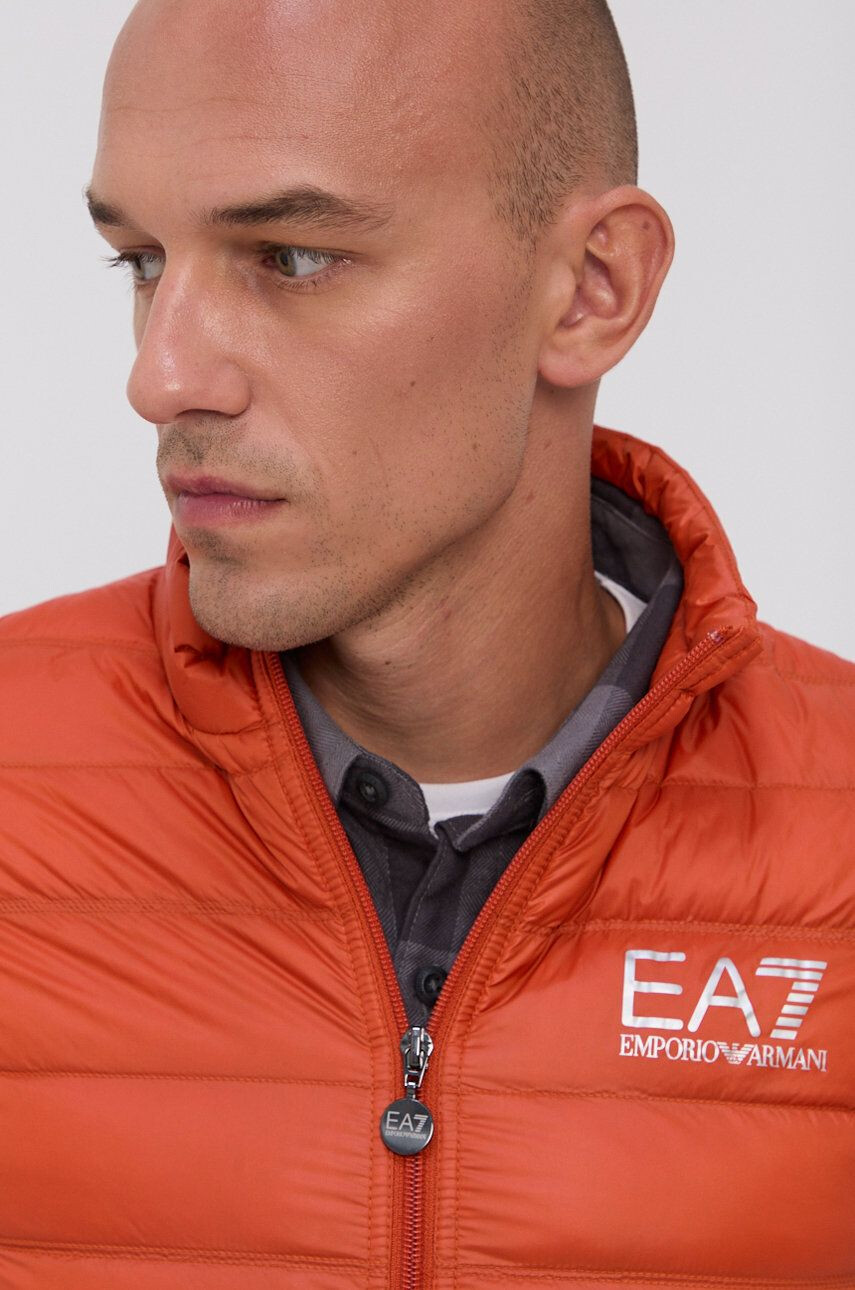 EA7 Emporio Armani Péřová vesta oranžová barva - Pepit.cz