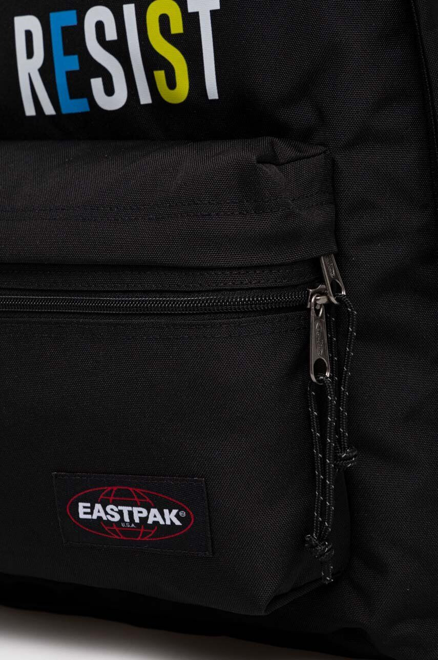 Eastpak Batoh černá barva velký s potiskem - Pepit.cz