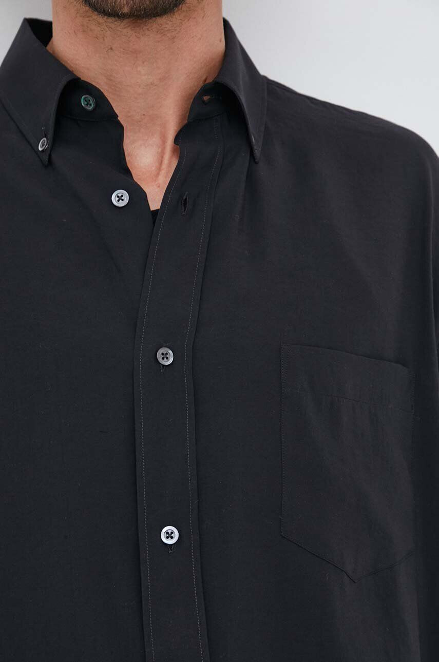 Emporio Armani Košile pánská černá barva relaxed s límečkem button-down - Pepit.cz