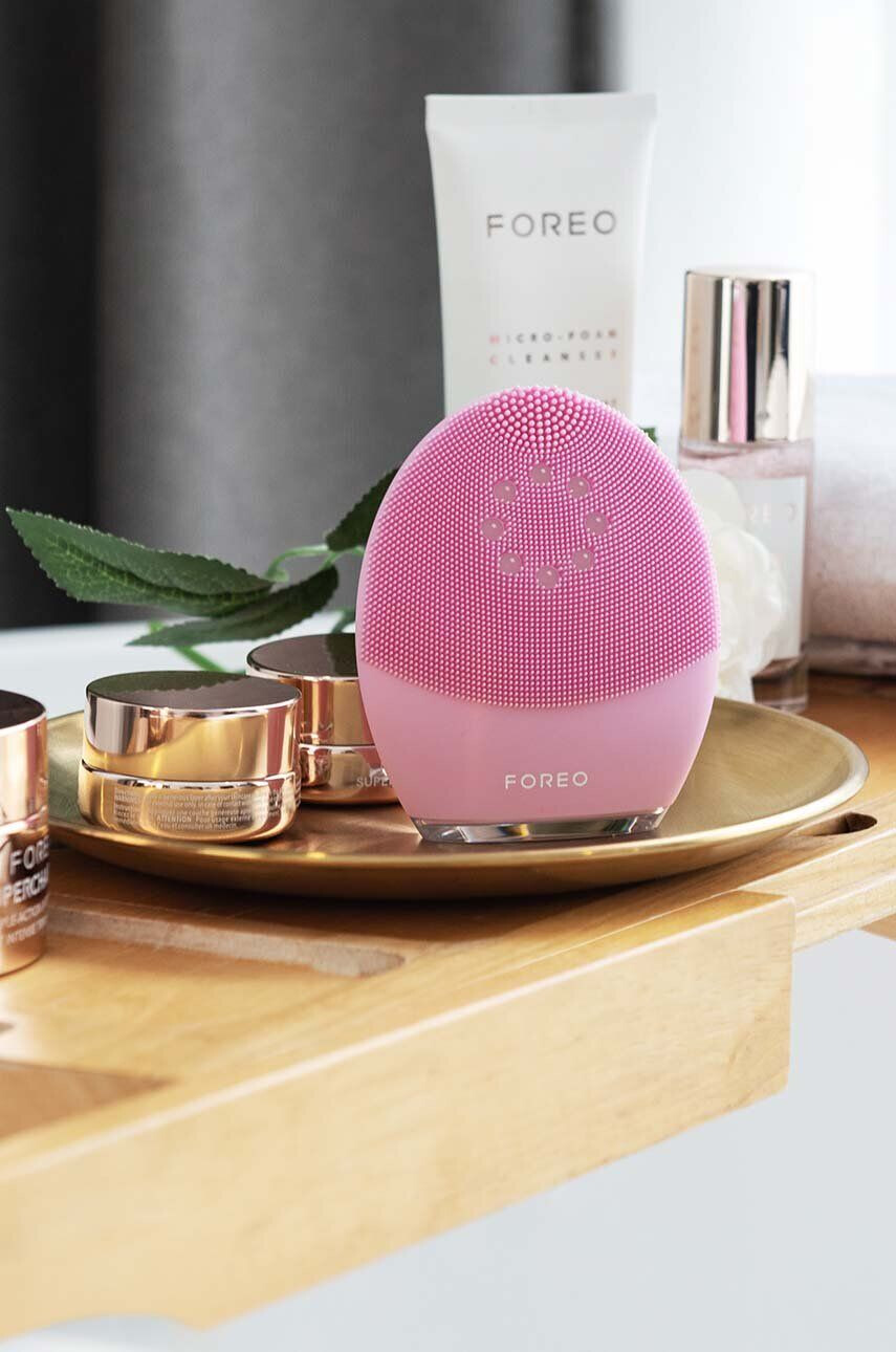 FOREO Kartáček pro čištění a lifting pleti obličeje LUNA™ 4 Plus Normal Skin - Pepit.cz