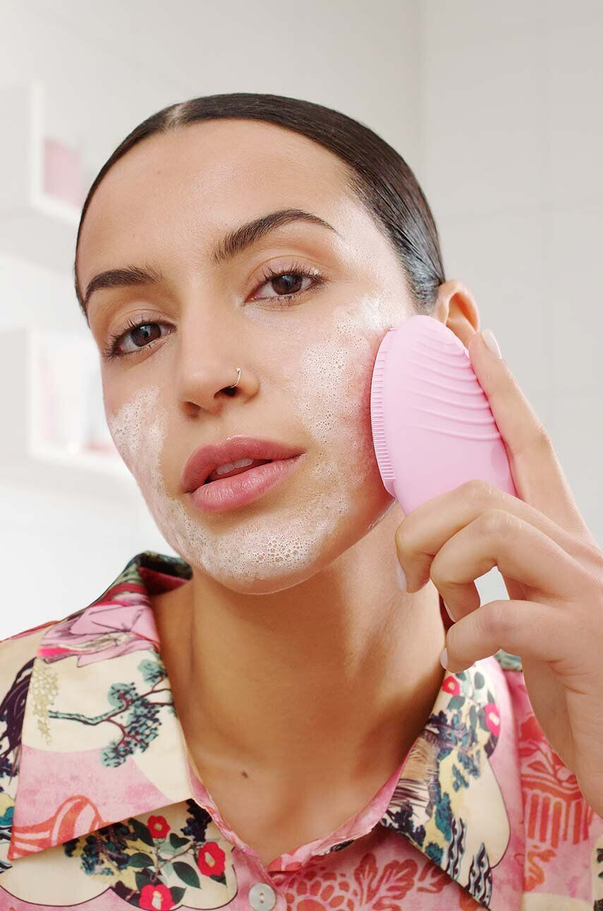 FOREO Masážní a čisticí kartáček na obličej LUNA™ 3 Normal Skin - Pepit.cz